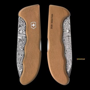 Victorinox Evoke Wood Damast Limited Edition 2026 | Brown. 2