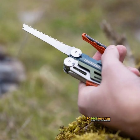 Leatherman Signal — outdoor multi-tool (Tundrascape color)