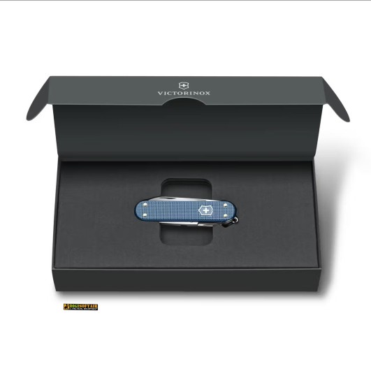 Victorinox Classic SD Alox Limited Edition 2026 — 0.6221.L26 — Glacial Blue
