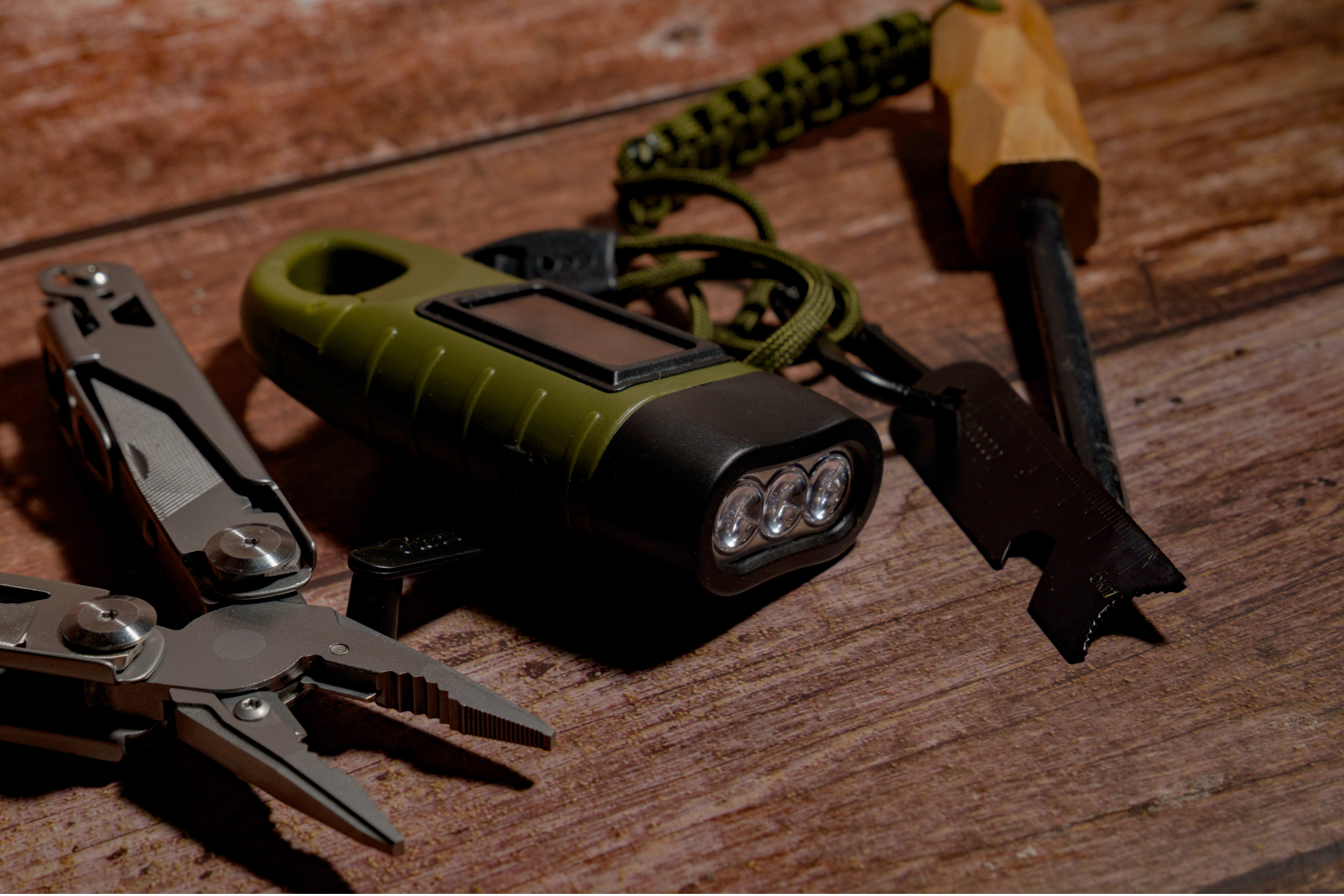 Setup tattico e survival: guida all'equipaggiamento da outdoor estremo